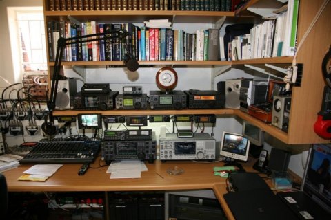 ZS6AQ shack